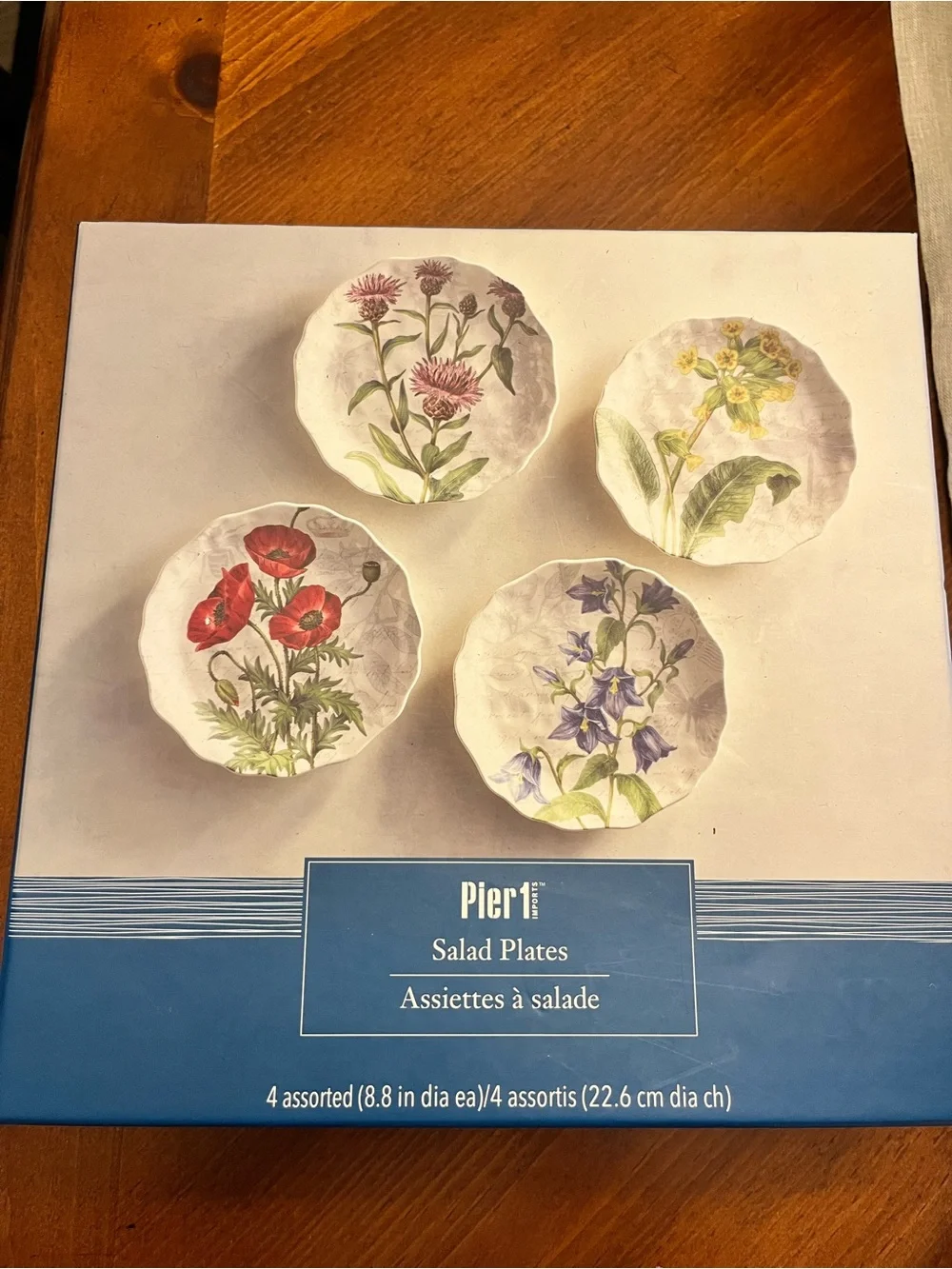 New in Box Pier One Botanical Floral Decorative Salad Plates - Set of 4 9”